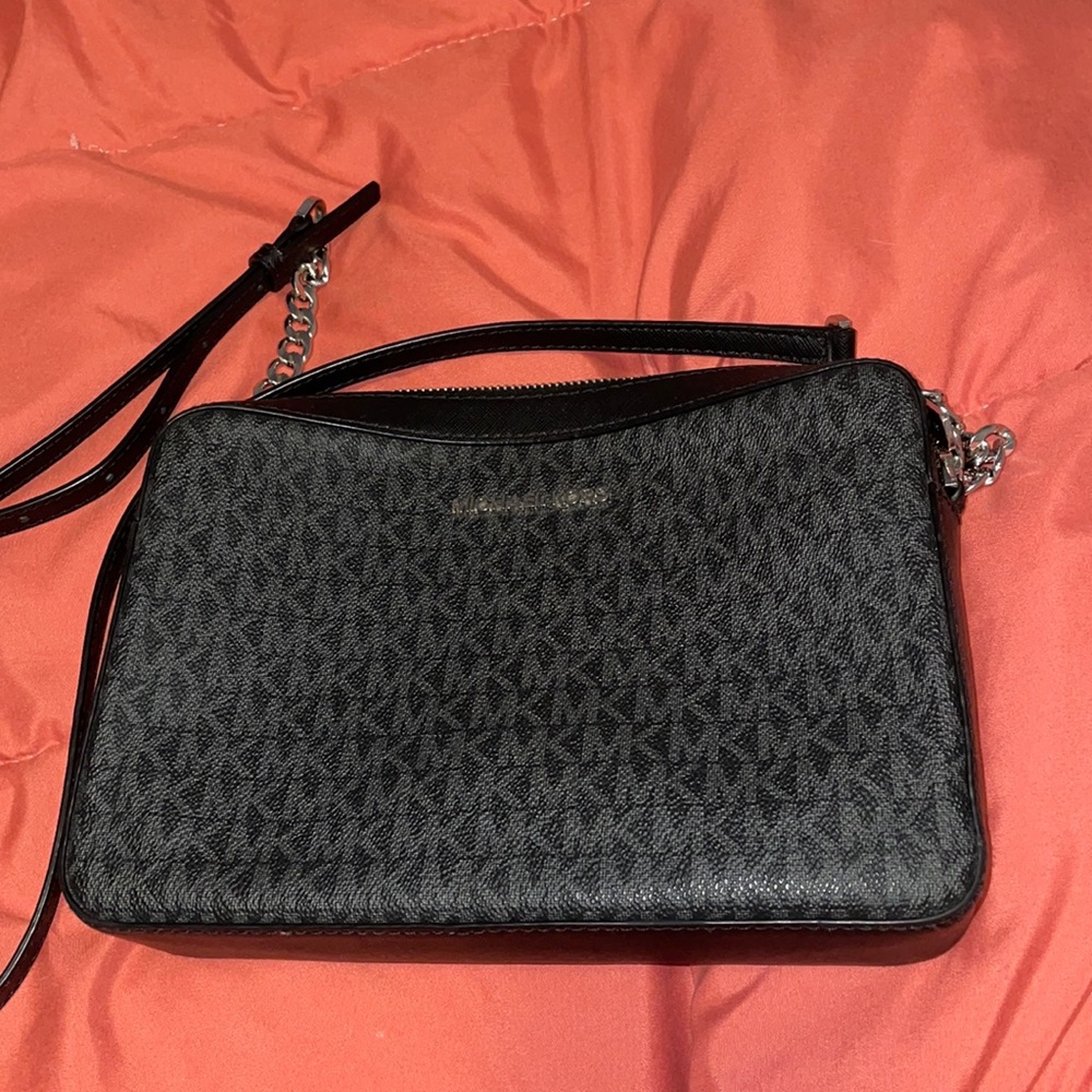 MK cross body purse